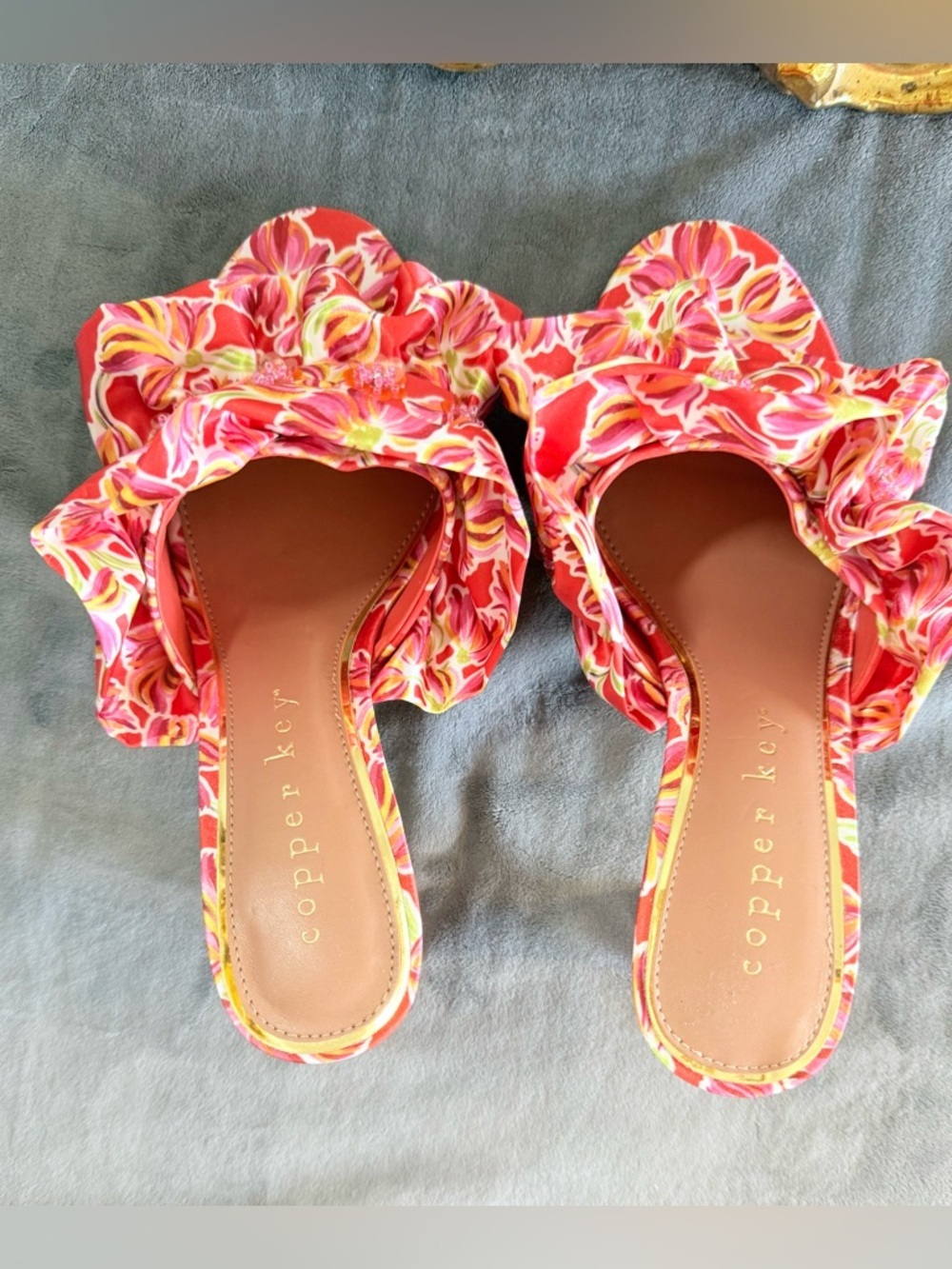 🌺 Copper Key Embroidered Floral Ruffle Mule Heels 🌺 - Picture 5 of 6